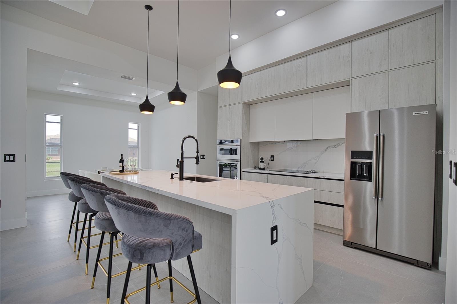 230 W PINE VALLEY LN, ROTONDA WEST, FL, 33947