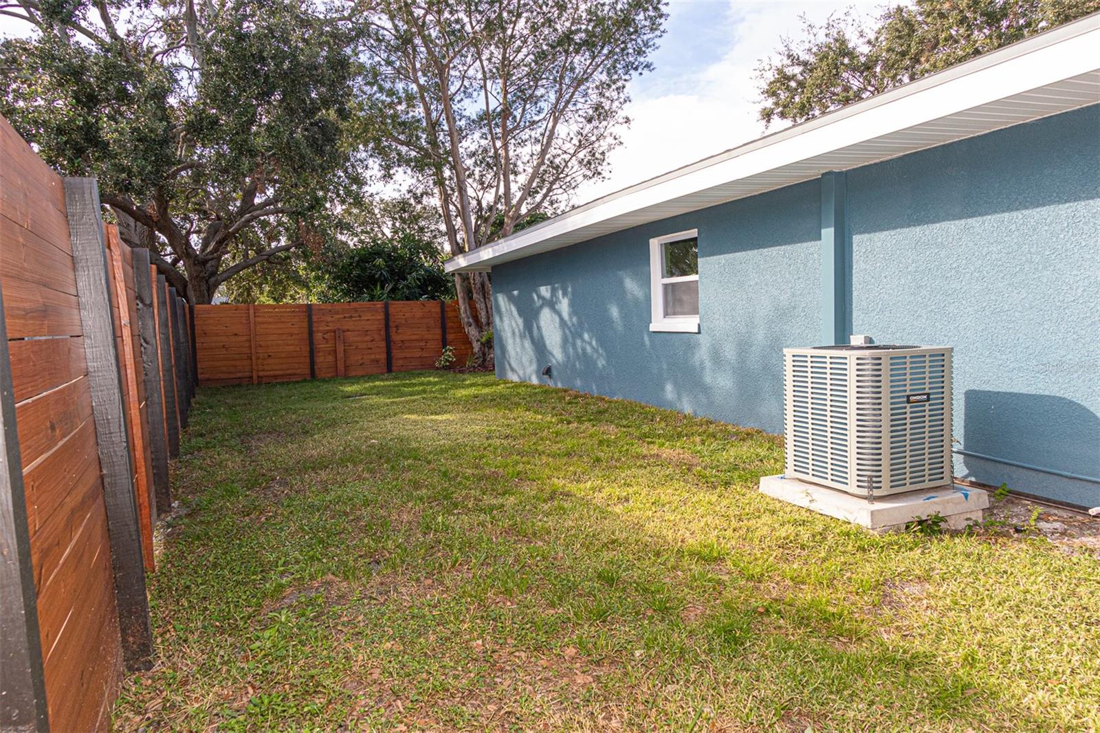 1466 LACONIA DR W, CLEARWATER, FL, 33764