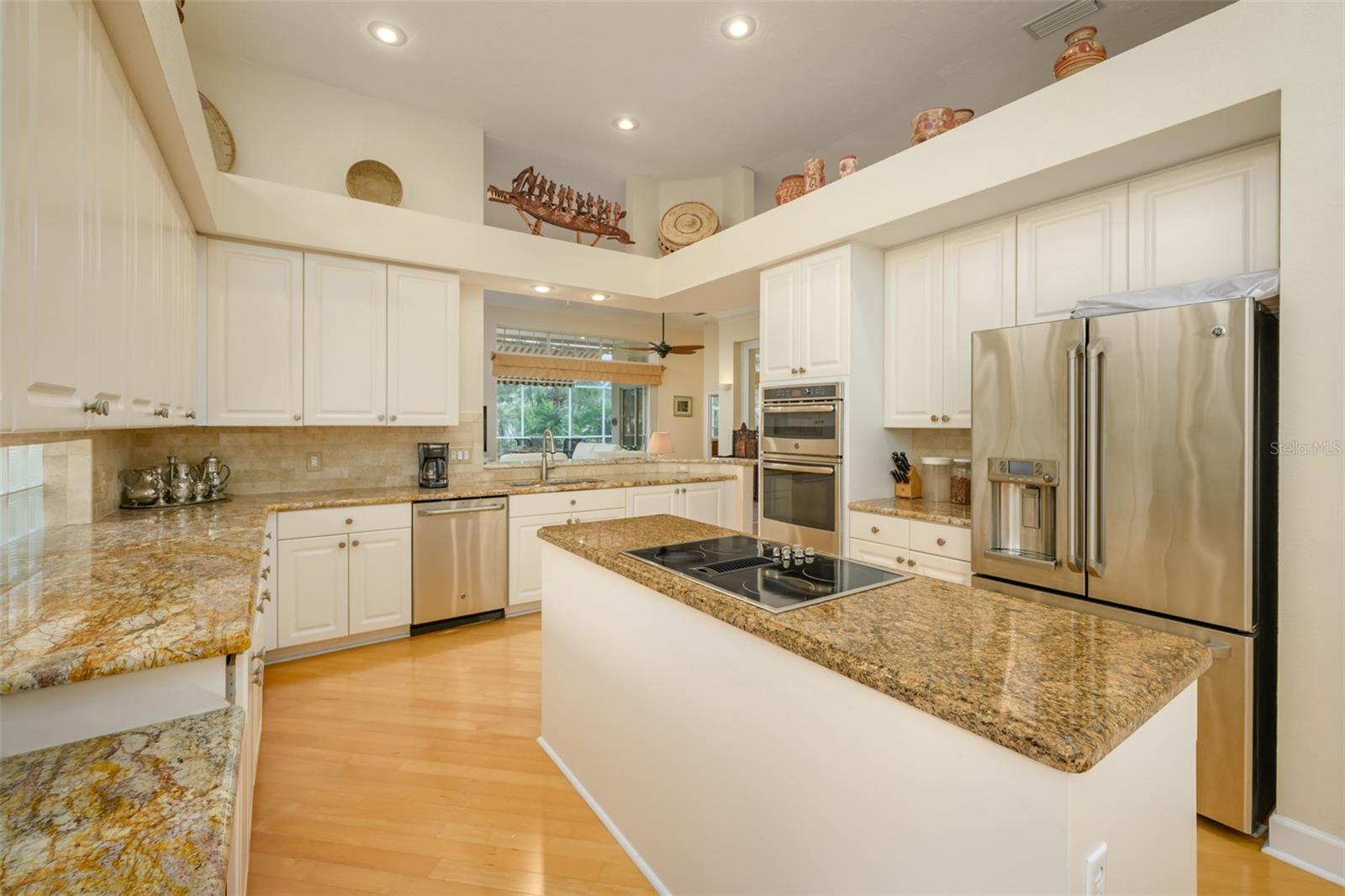 7117 VICTORIA CIRCLE, UNIVERSITY PARK, FL, 34201