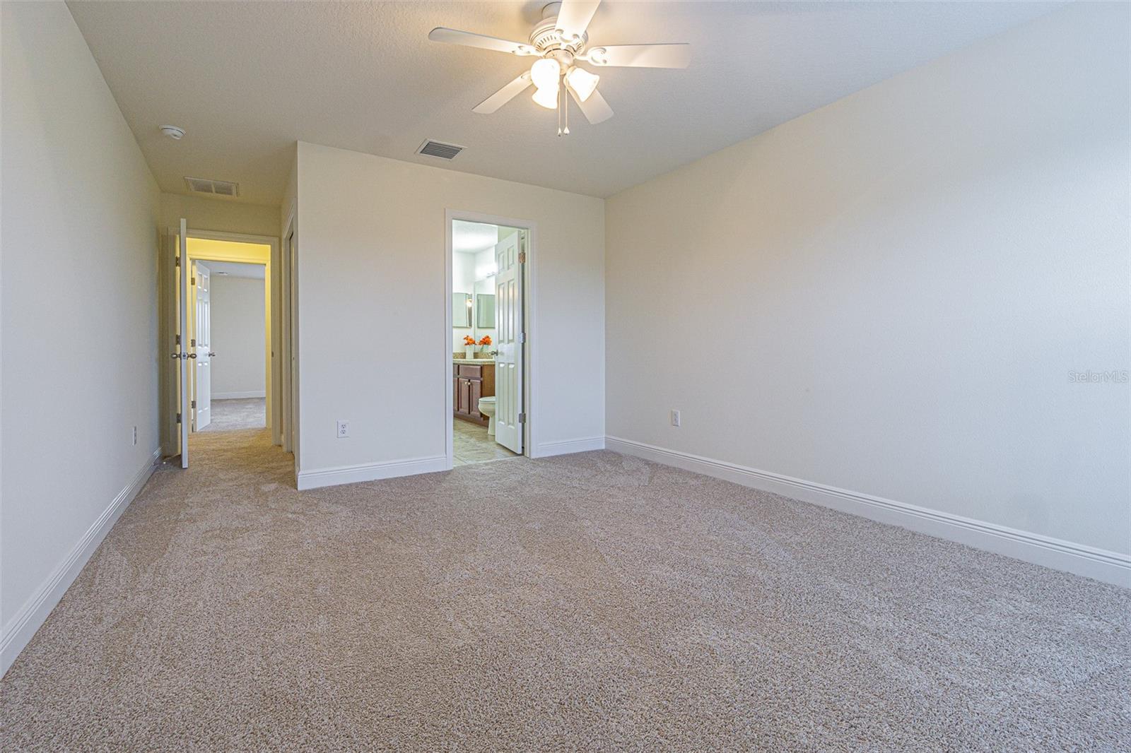 5709 WHITE TRILLIUM LOOP, LAND O LAKES, FL, 34639