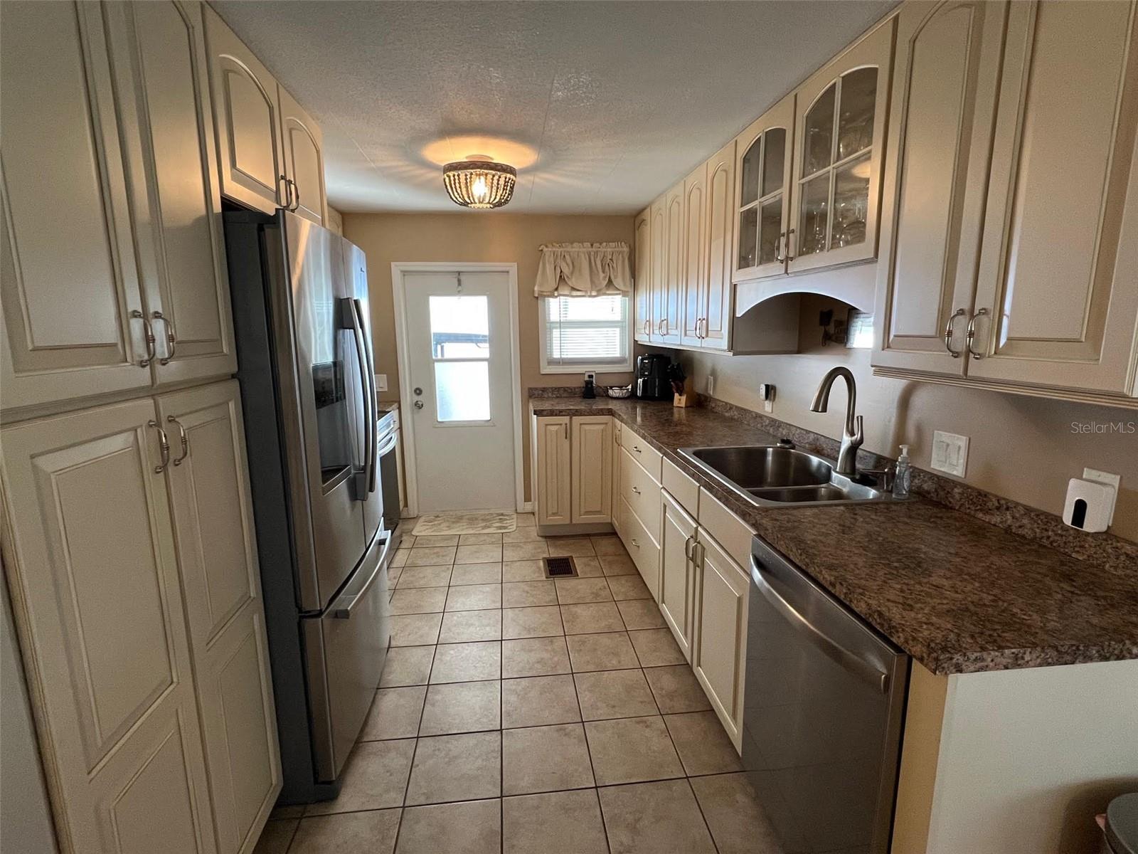 40 SABAL PALM DR, LARGO, FL, 33770