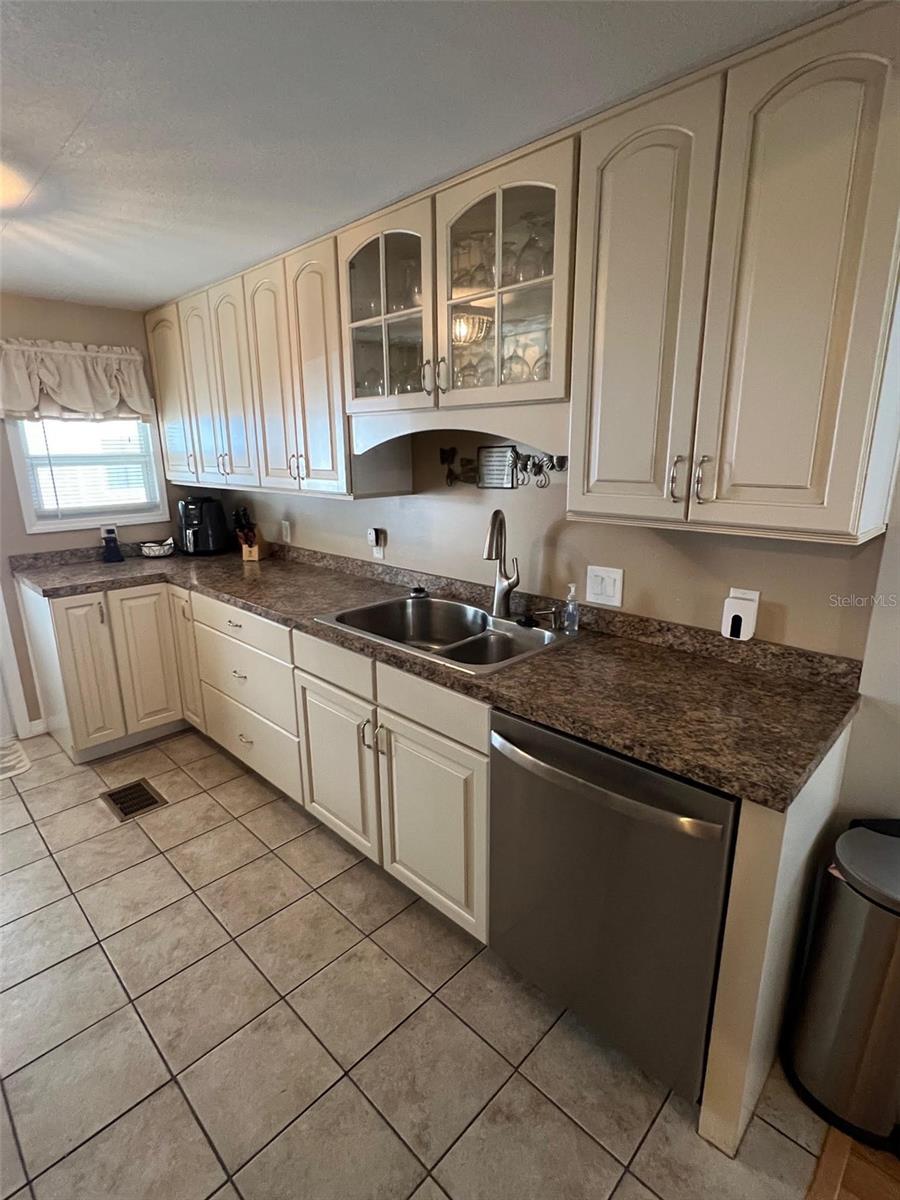 40 SABAL PALM DR, LARGO, FL, 33770