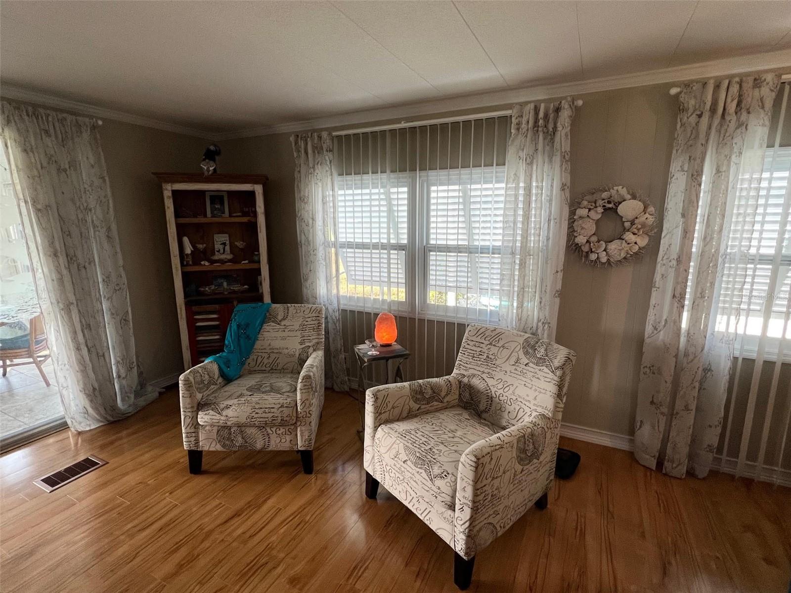 40 SABAL PALM DR, LARGO, FL, 33770