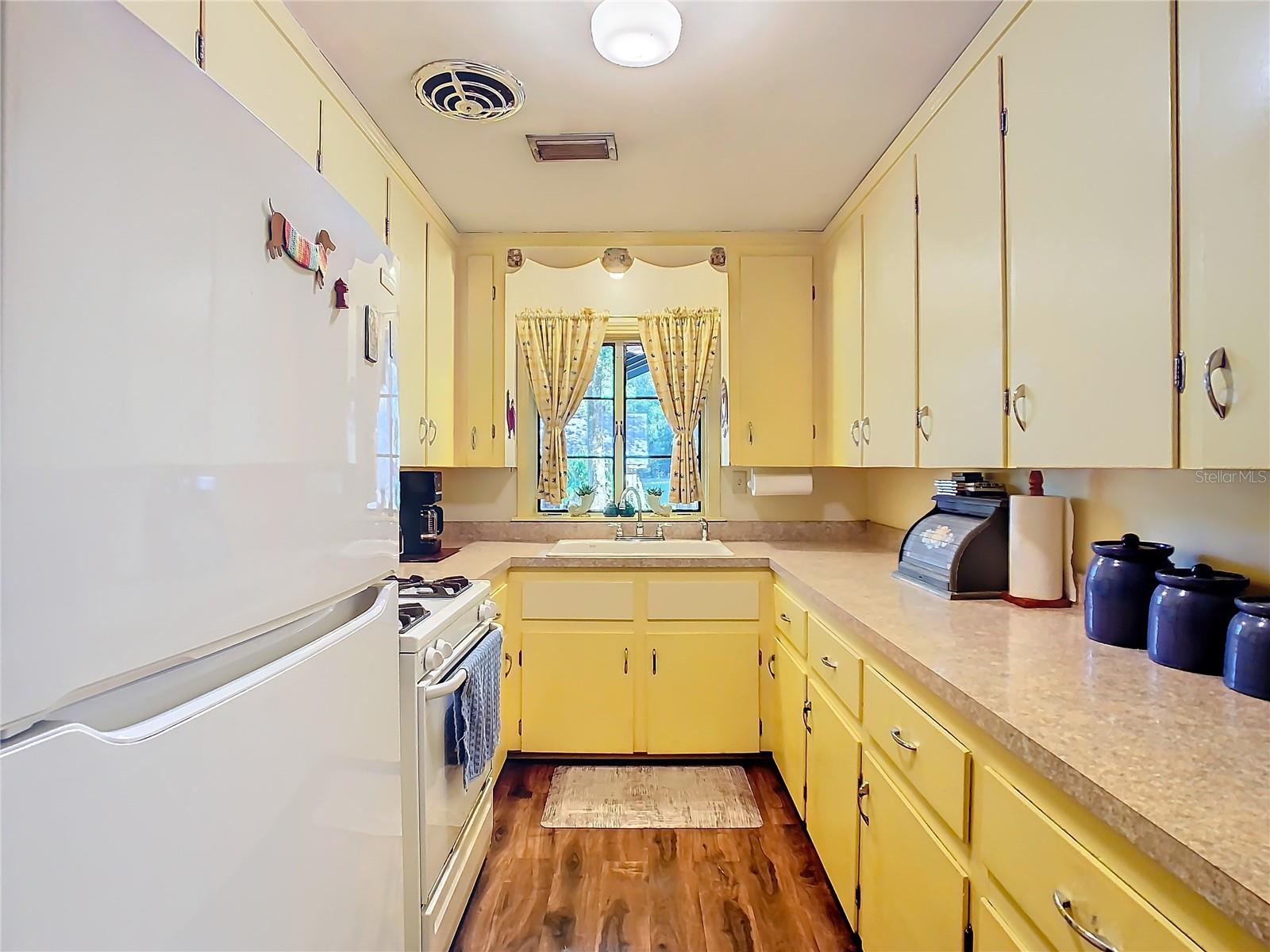 410 N THORPE AVE, ORANGE CITY, FL, 32763