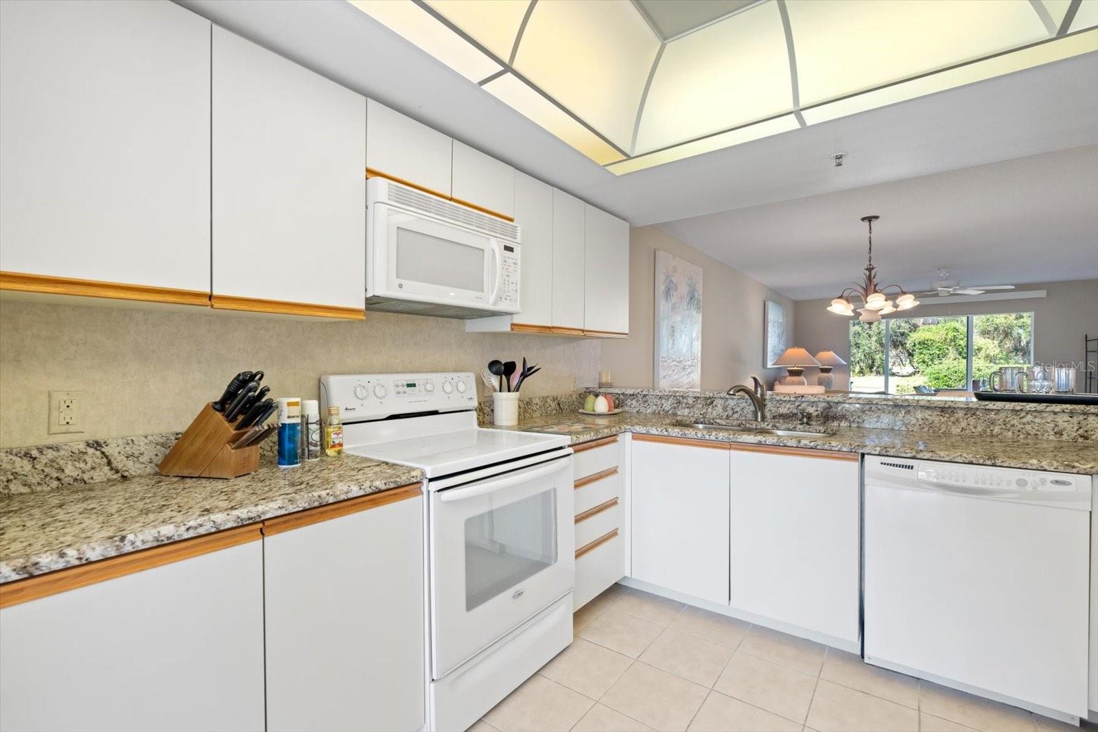 6713 STONE RIVER RD #104, BRADENTON, FL, 34203