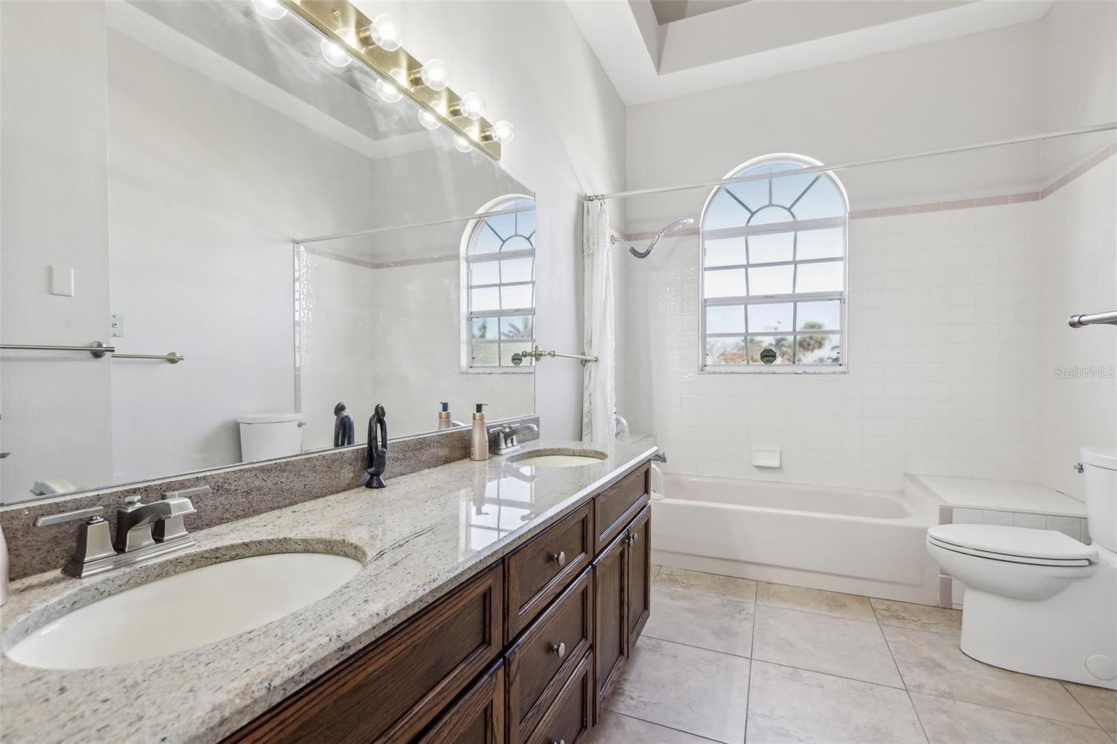 1020 BAL HARBOUR DR, APOLLO BEACH, FL, 33572