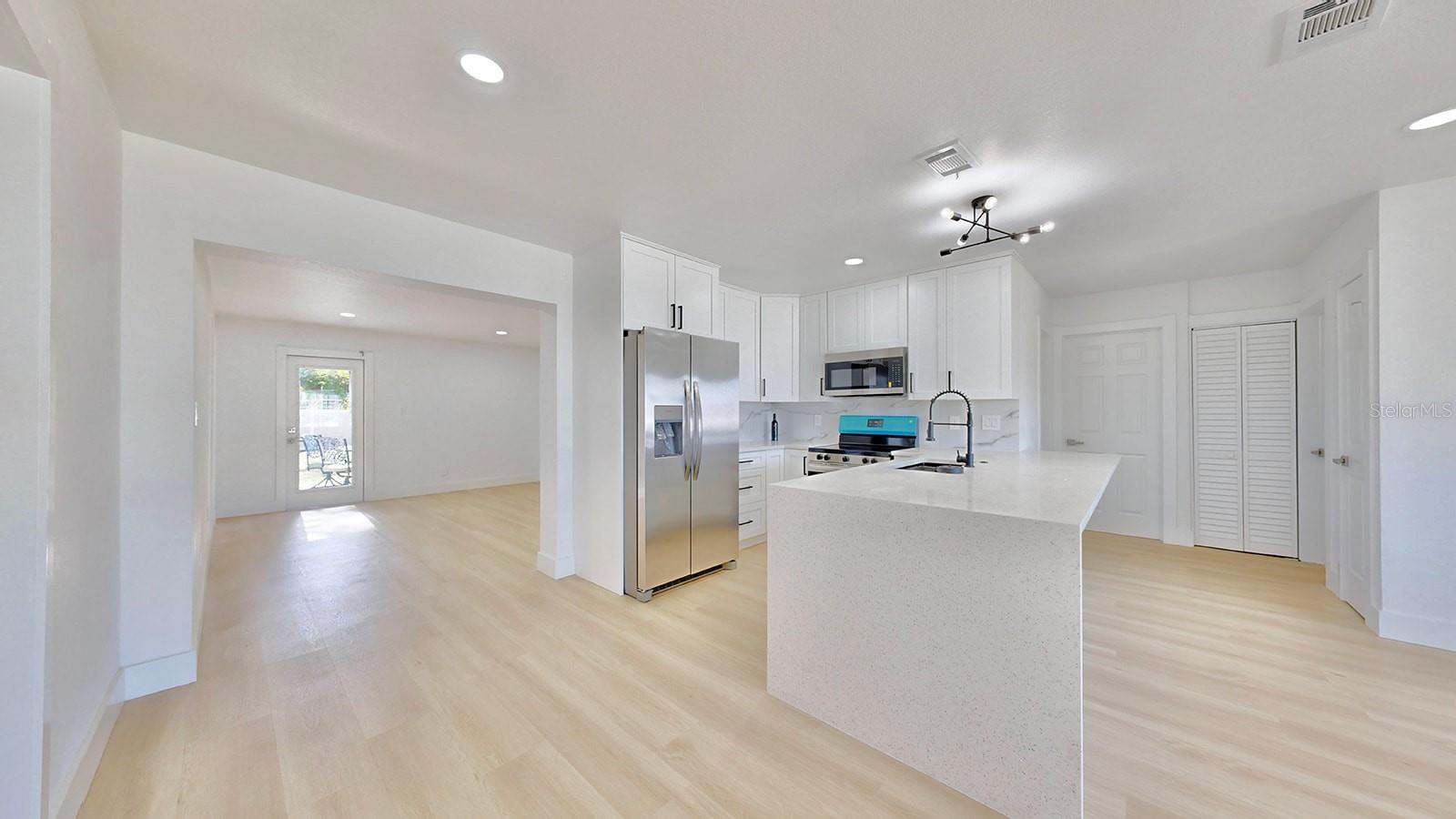 4120 82ND AVE N, PINELLAS PARK, FL, 33781