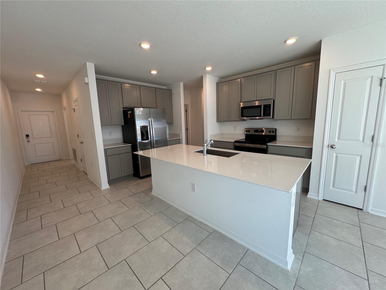 669 BELL PRAIRIE CIR, LAKE WALES, FL, 33859