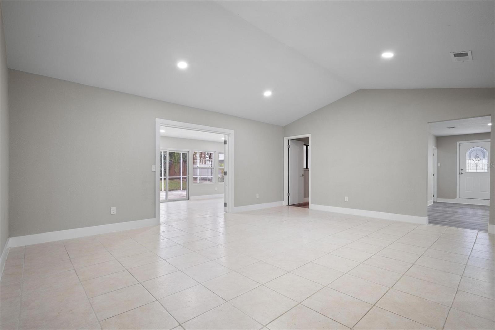 2229 ARCH MCDONALD DR, DOVER, FL, 33527