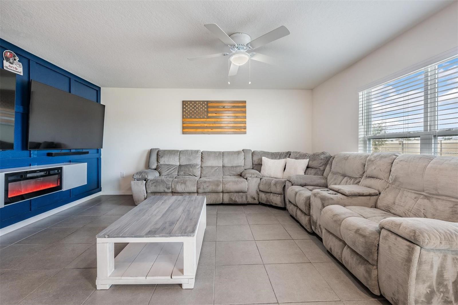 8465 BOWER BASS CIR, WESLEY CHAPEL, FL, 33545