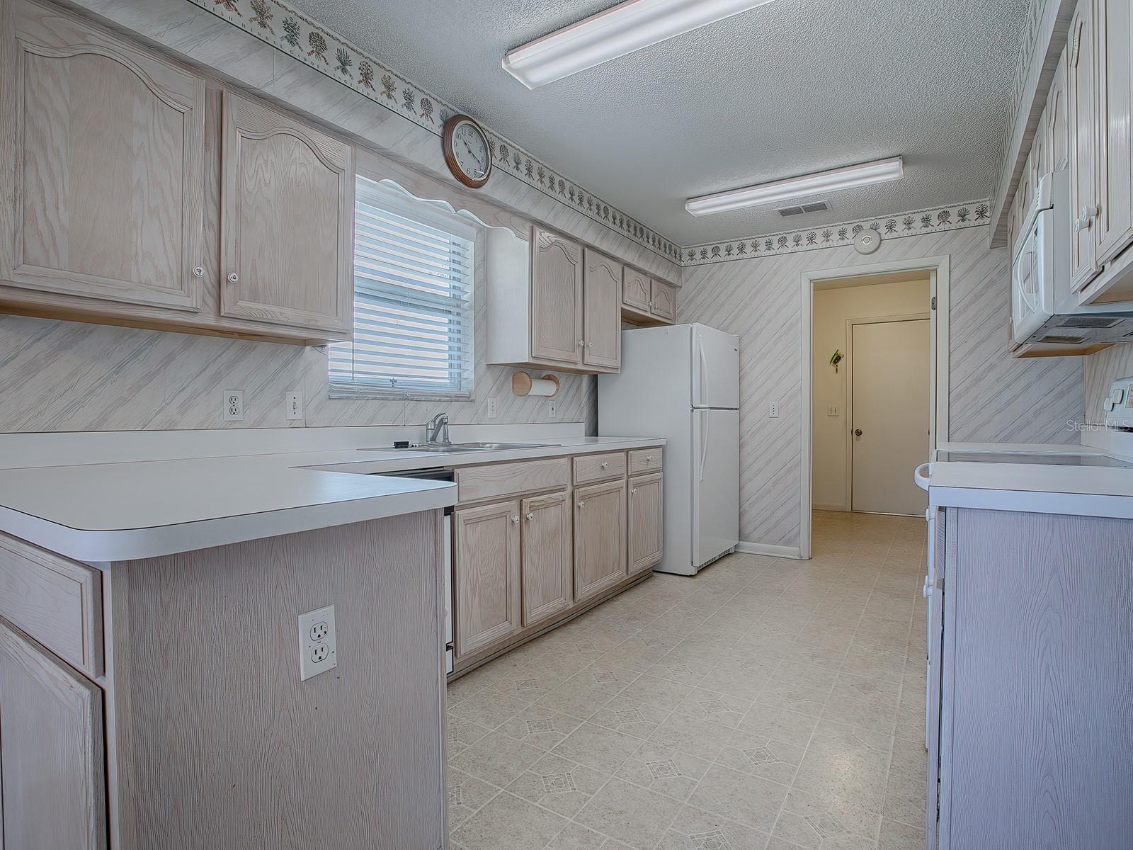 32619 OAK PARK DR, LEESBURG, FL, 34748
