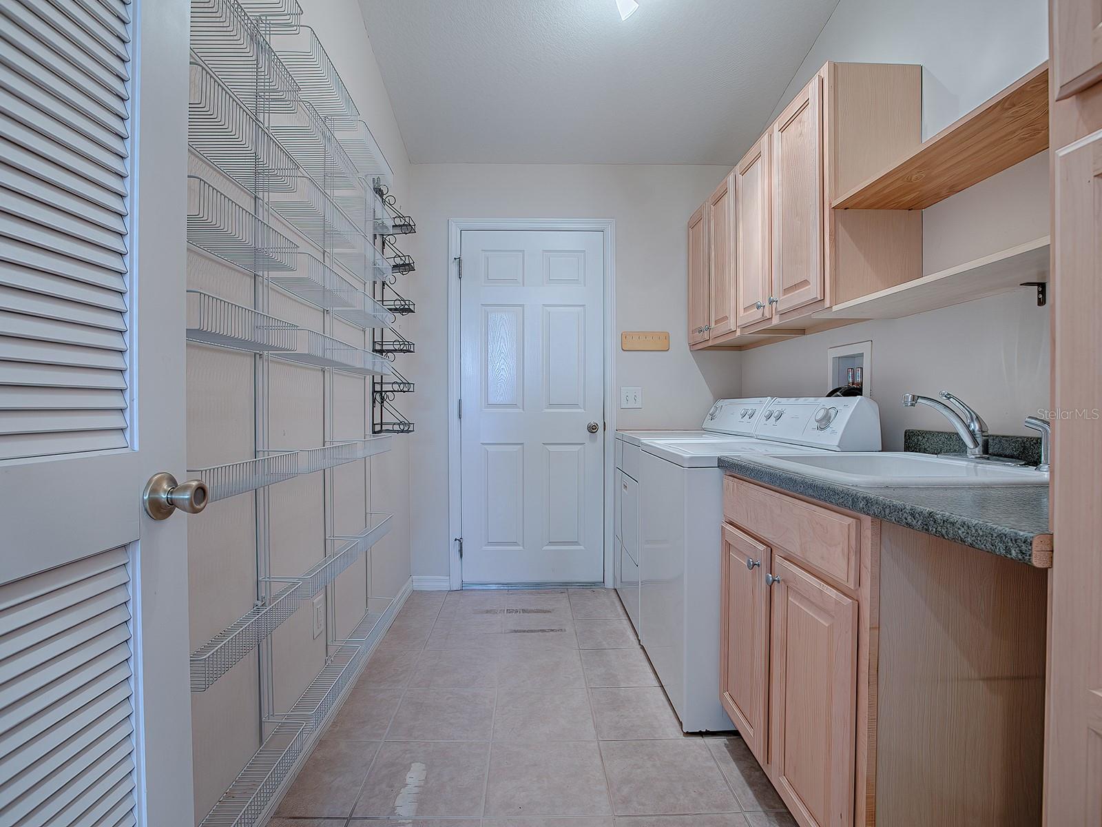 941 EASTMONT CT, THE VILLAGES, FL, 32162