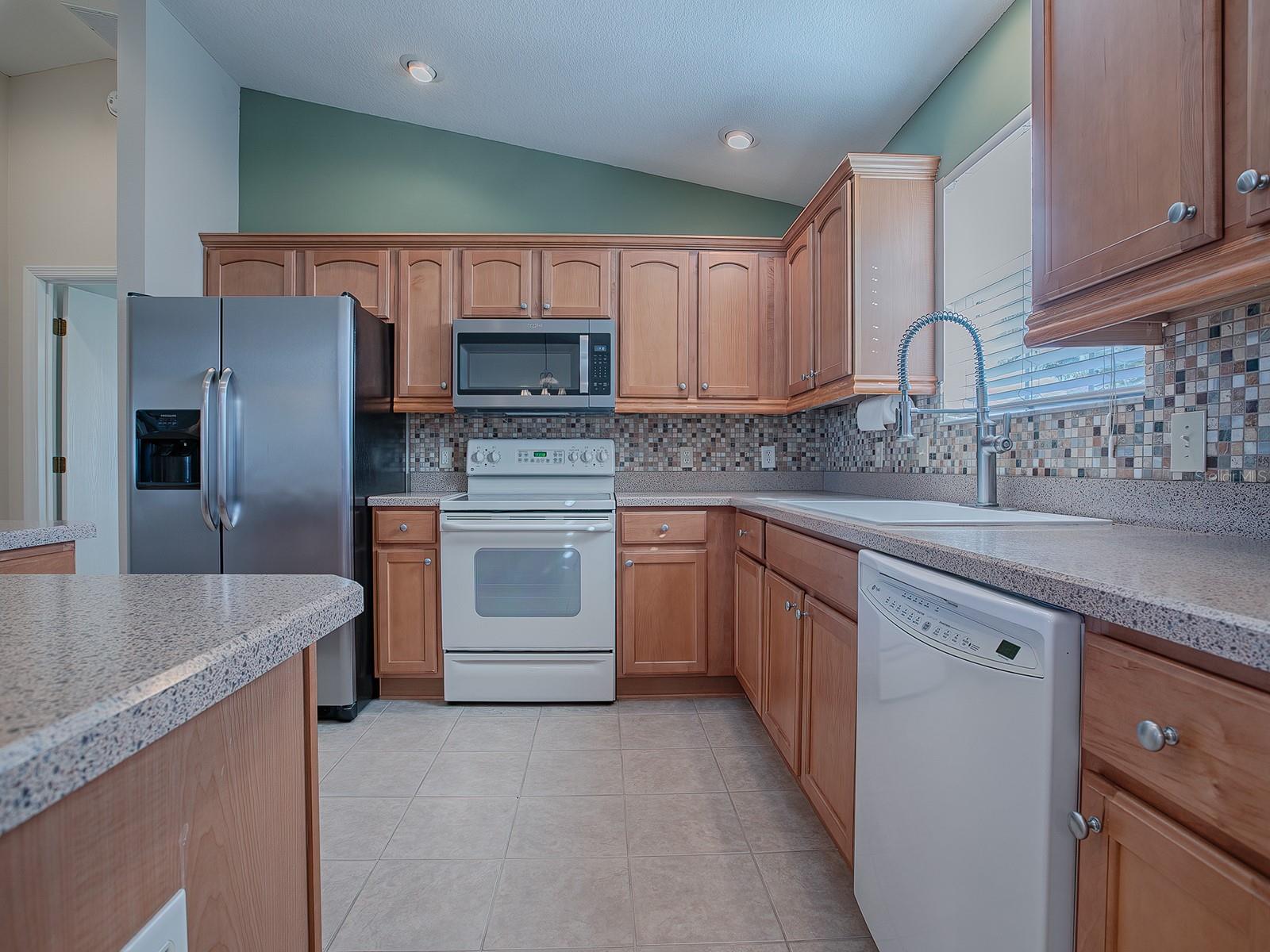 941 EASTMONT CT, THE VILLAGES, FL, 32162
