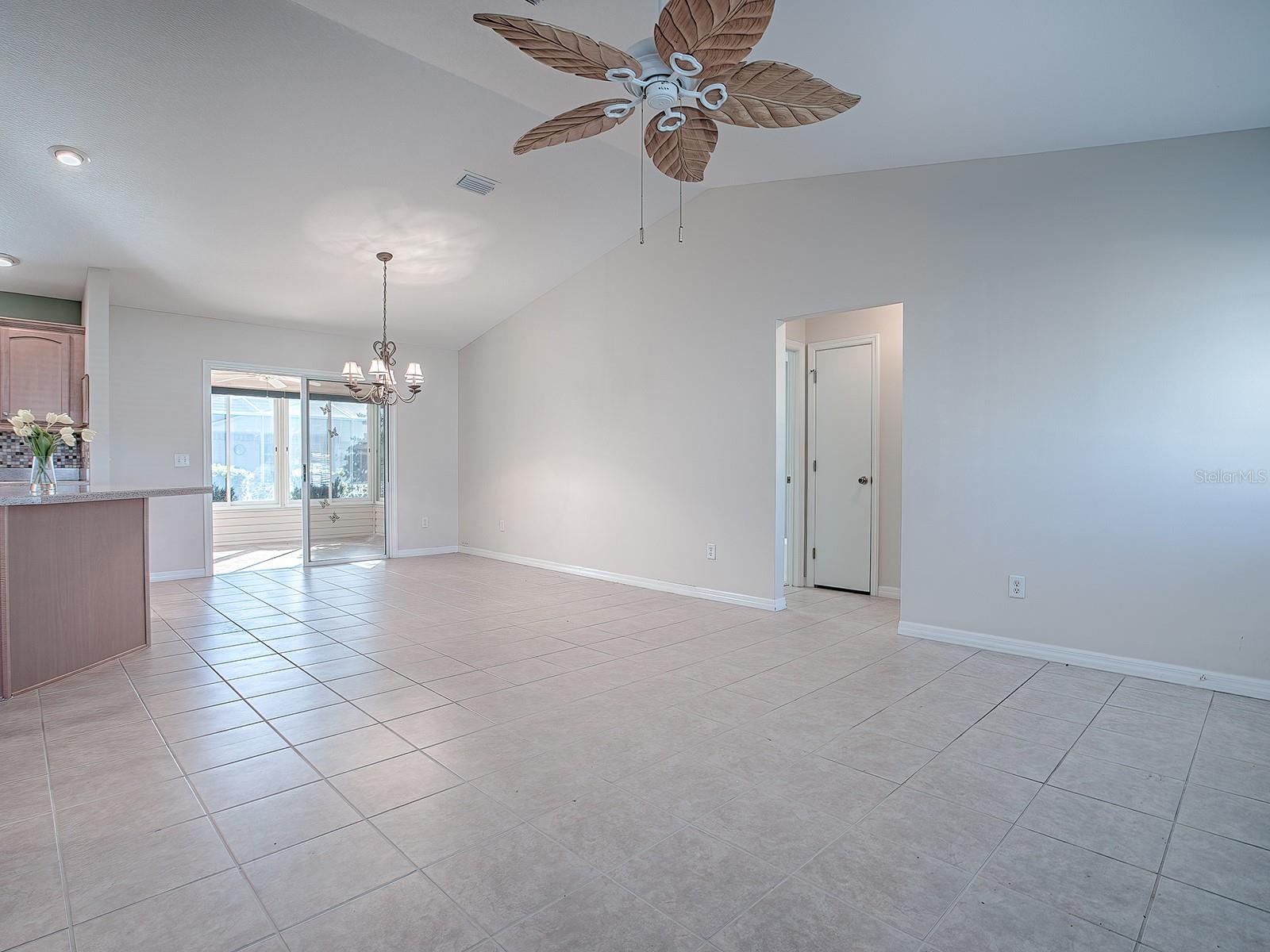 941 EASTMONT CT, THE VILLAGES, FL, 32162