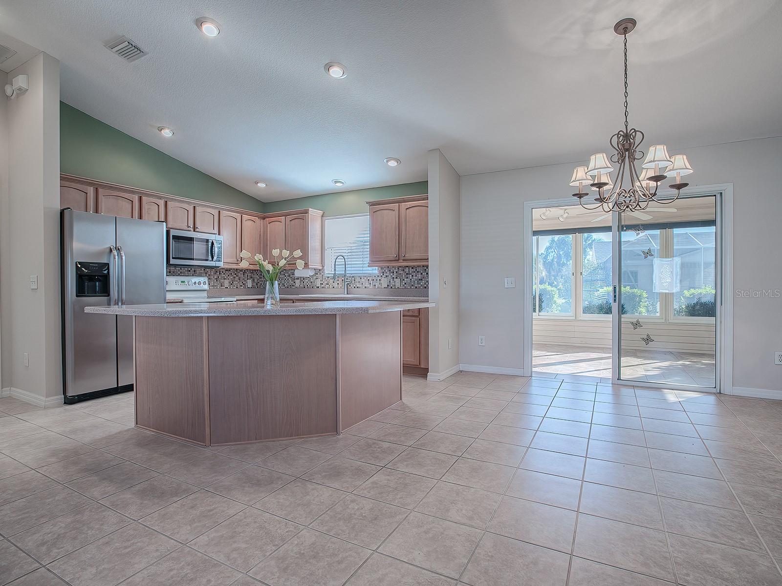 941 EASTMONT CT, THE VILLAGES, FL, 32162