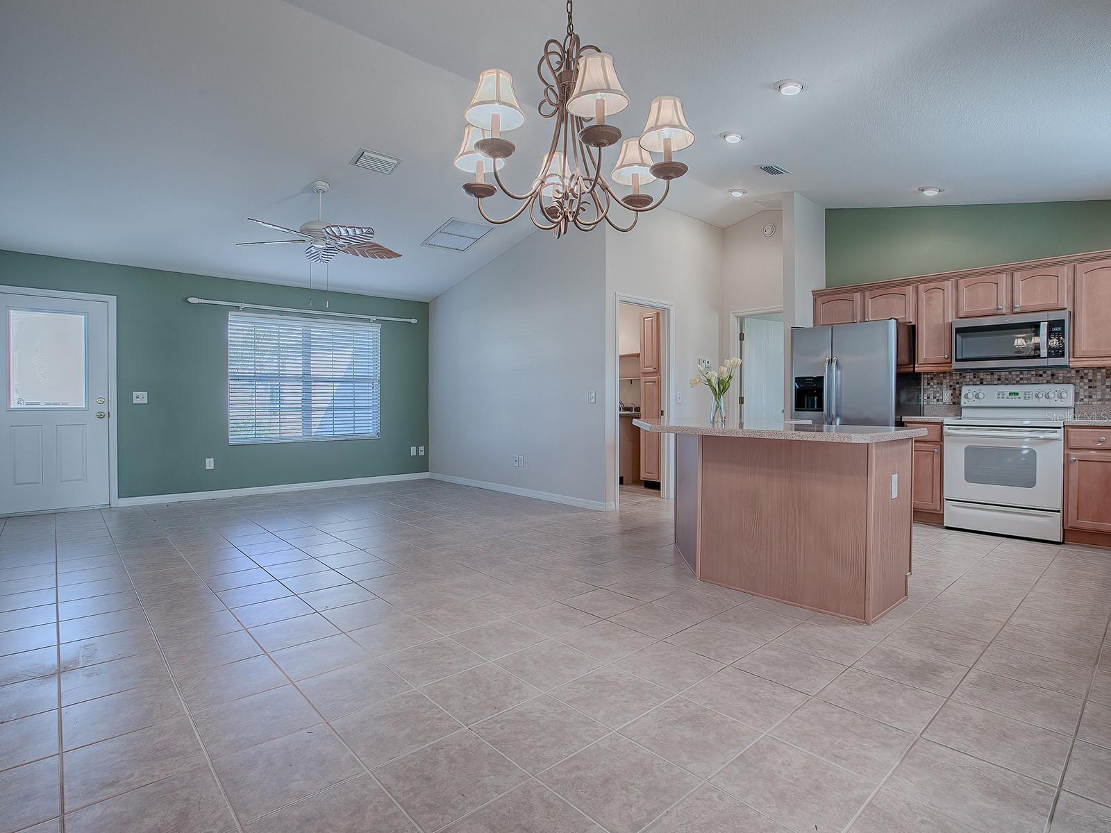 941 EASTMONT CT, THE VILLAGES, FL, 32162