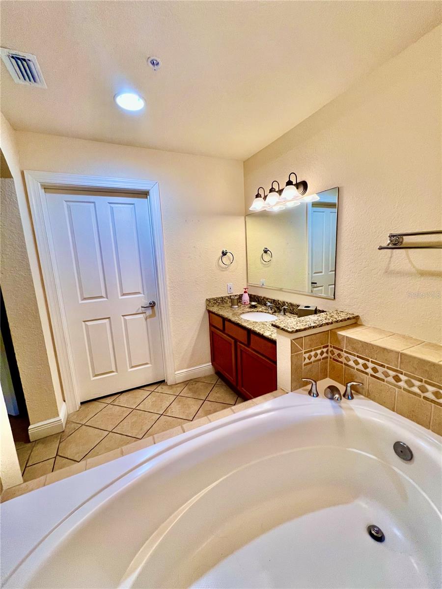 1304 SEVEN EAGLES CT #M62, REUNION, FL, 34747