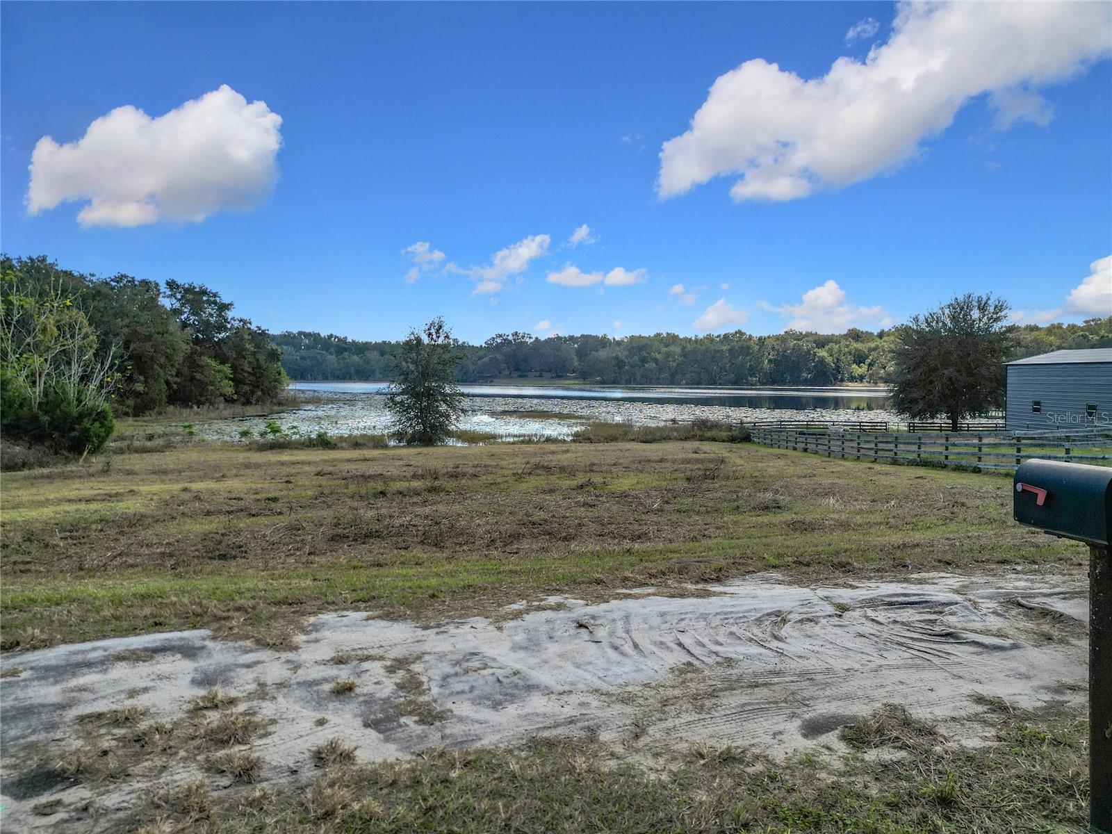 4235 DOVE VALLEY LN, LADY LAKE, FL, 32159