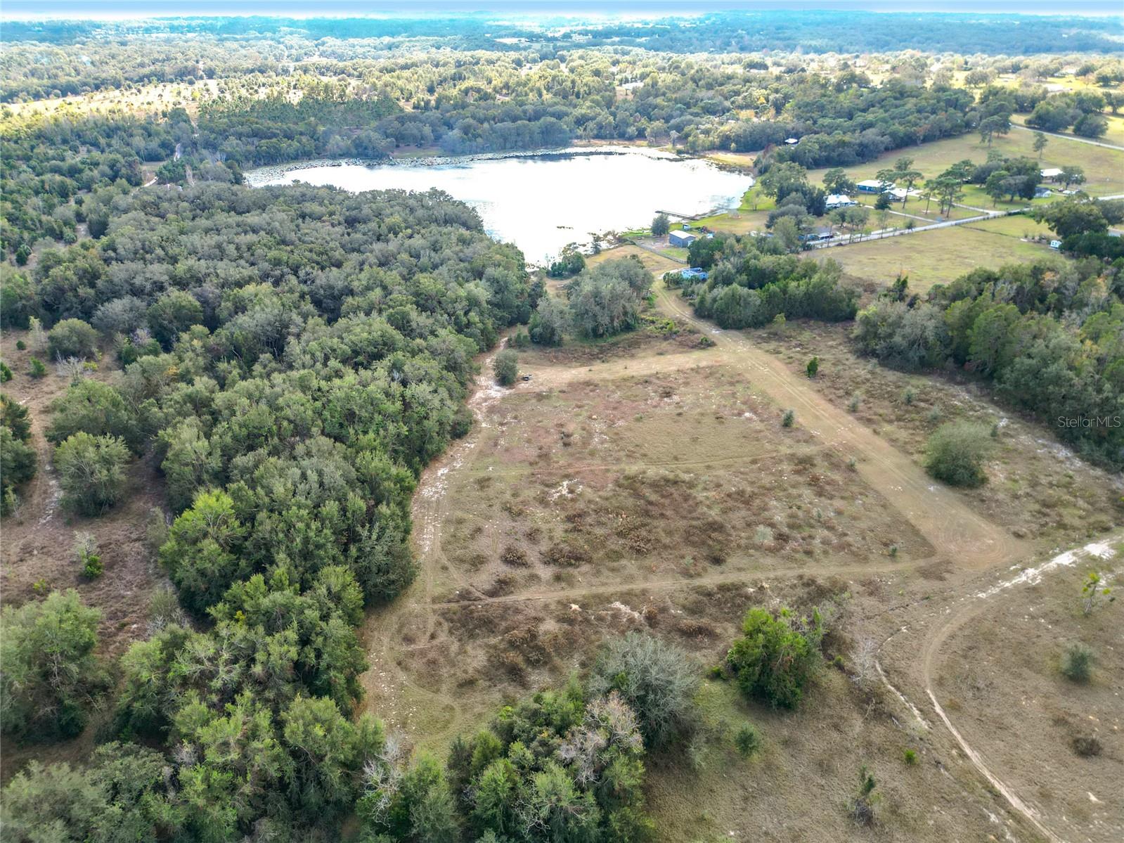 4235 DOVE VALLEY LN, LADY LAKE, FL, 32159