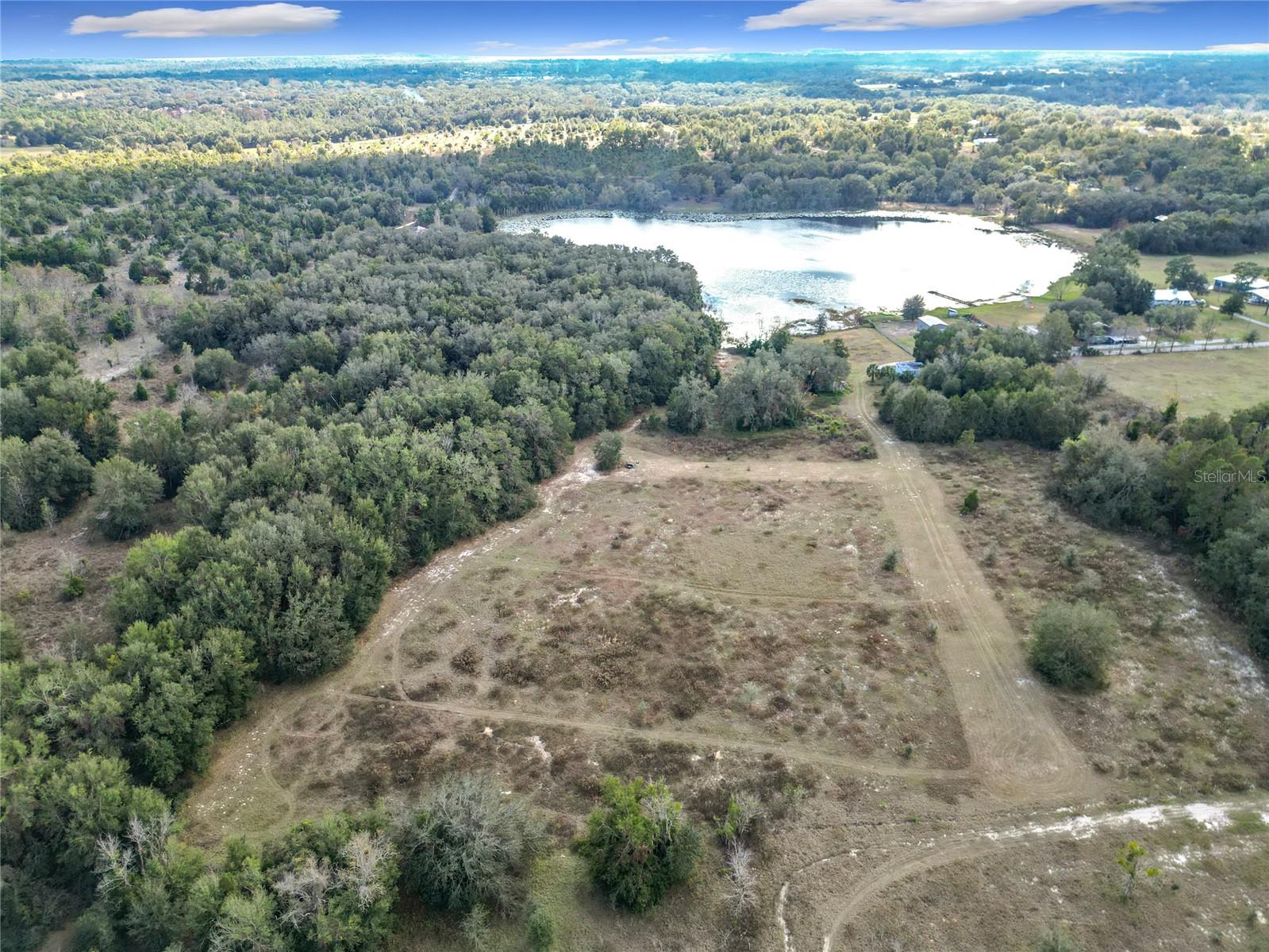 4235 DOVE VALLEY LN, LADY LAKE, FL, 32159