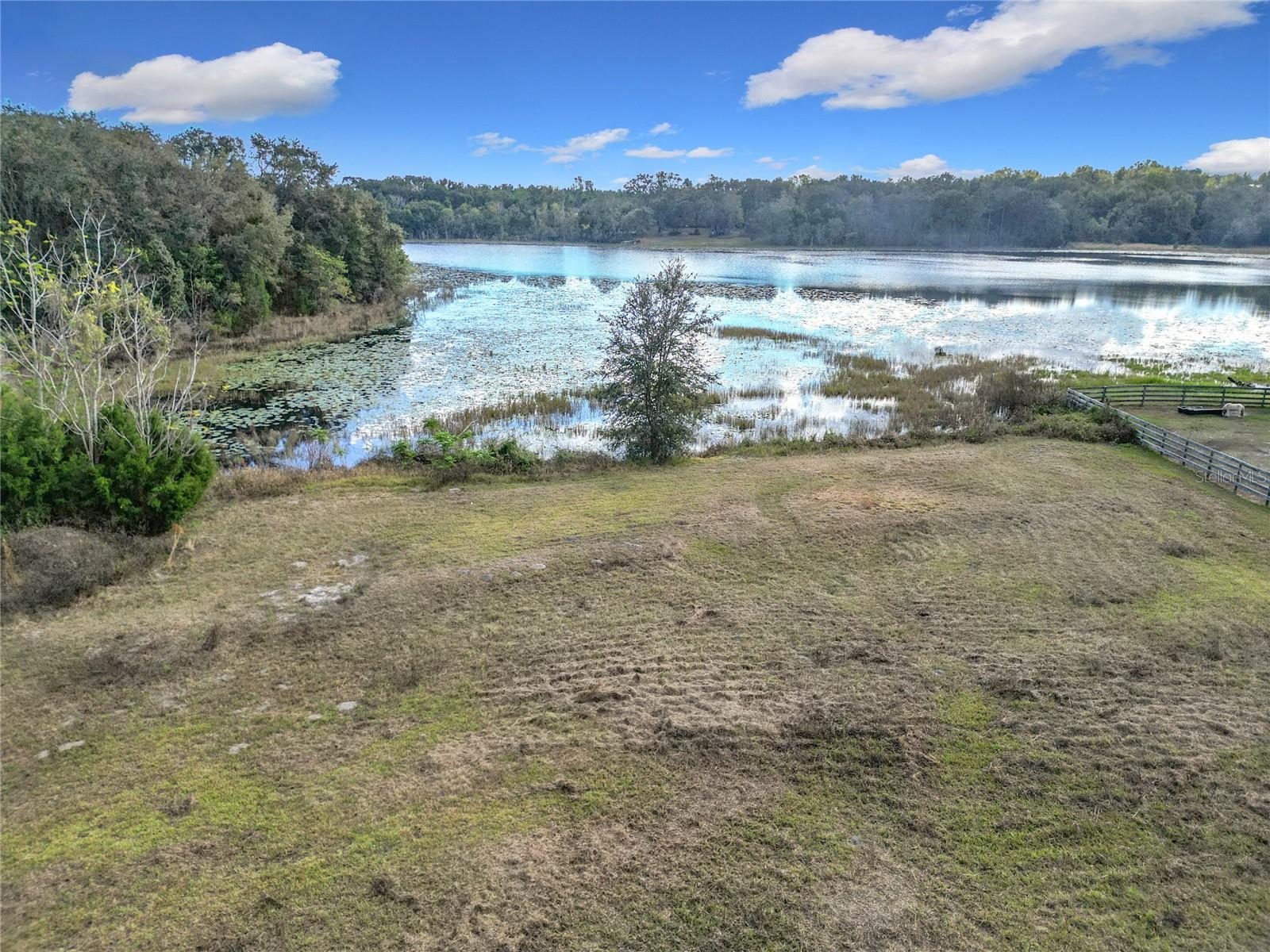 4235 DOVE VALLEY LN, LADY LAKE, FL, 32159