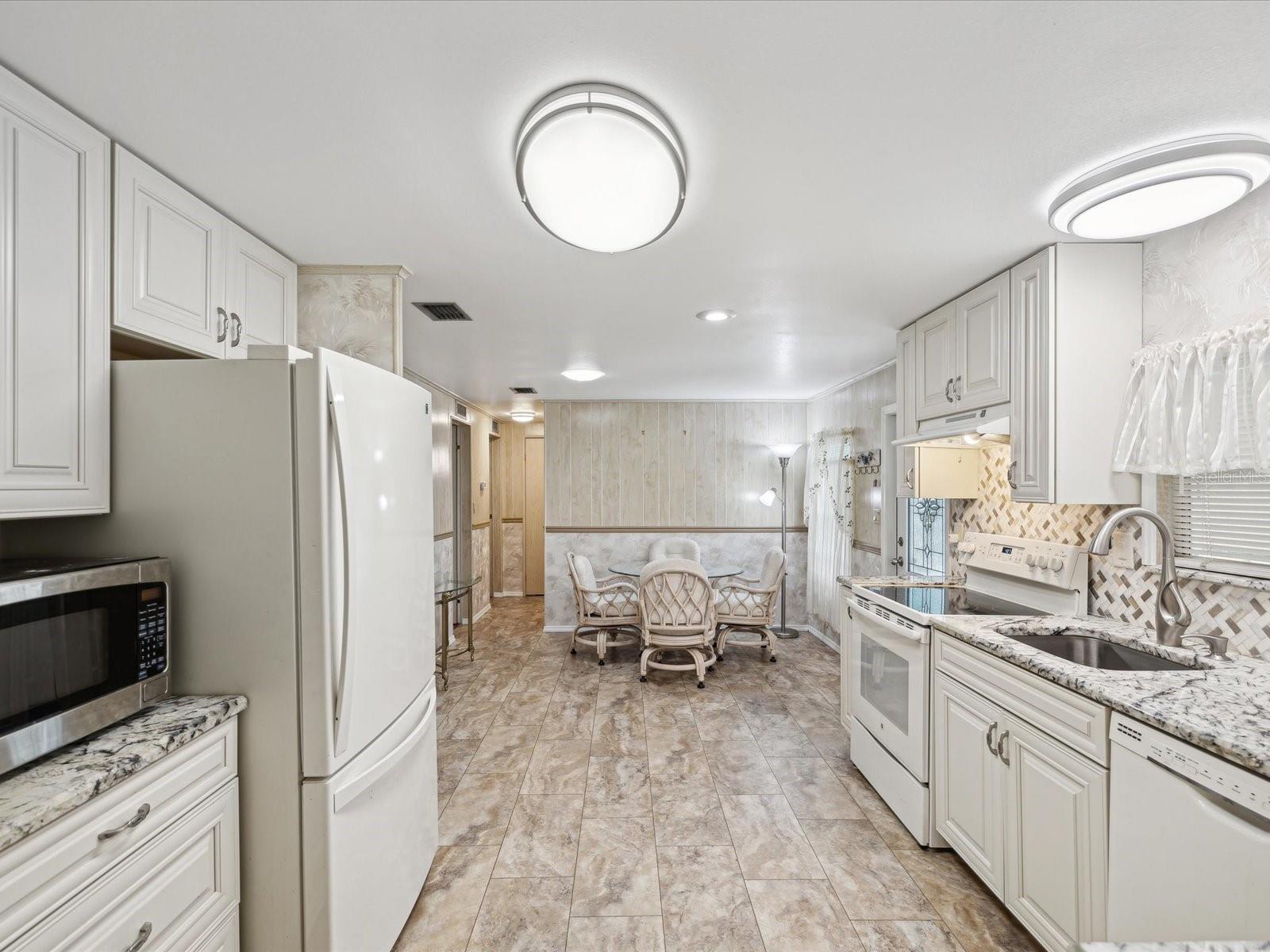 7484 MONTROSE AVE, BROOKSVILLE, FL, 34613