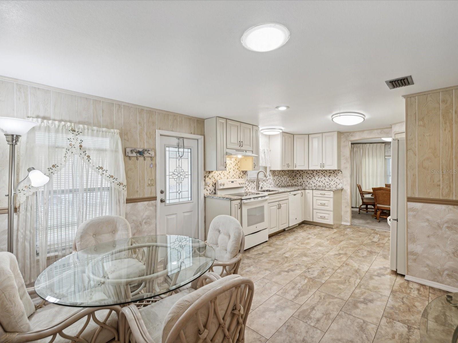 7484 MONTROSE AVE, BROOKSVILLE, FL, 34613