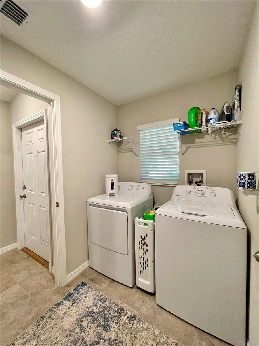 4238 UNBRIDLED SONG DR, SUN CITY CENTER, FL, 33573