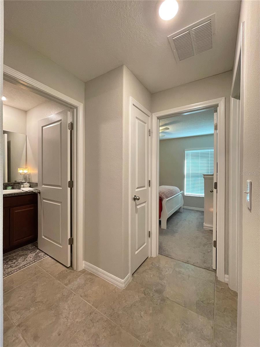 4238 UNBRIDLED SONG DR, SUN CITY CENTER, FL, 33573