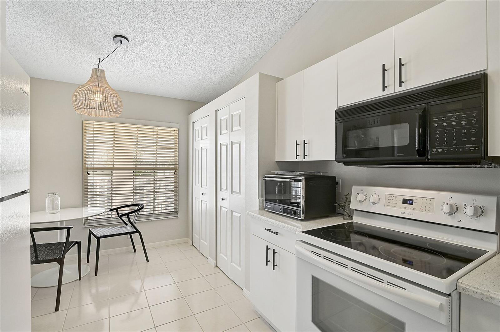 4206 CADDIE DR E #202, BRADENTON, FL, 34203