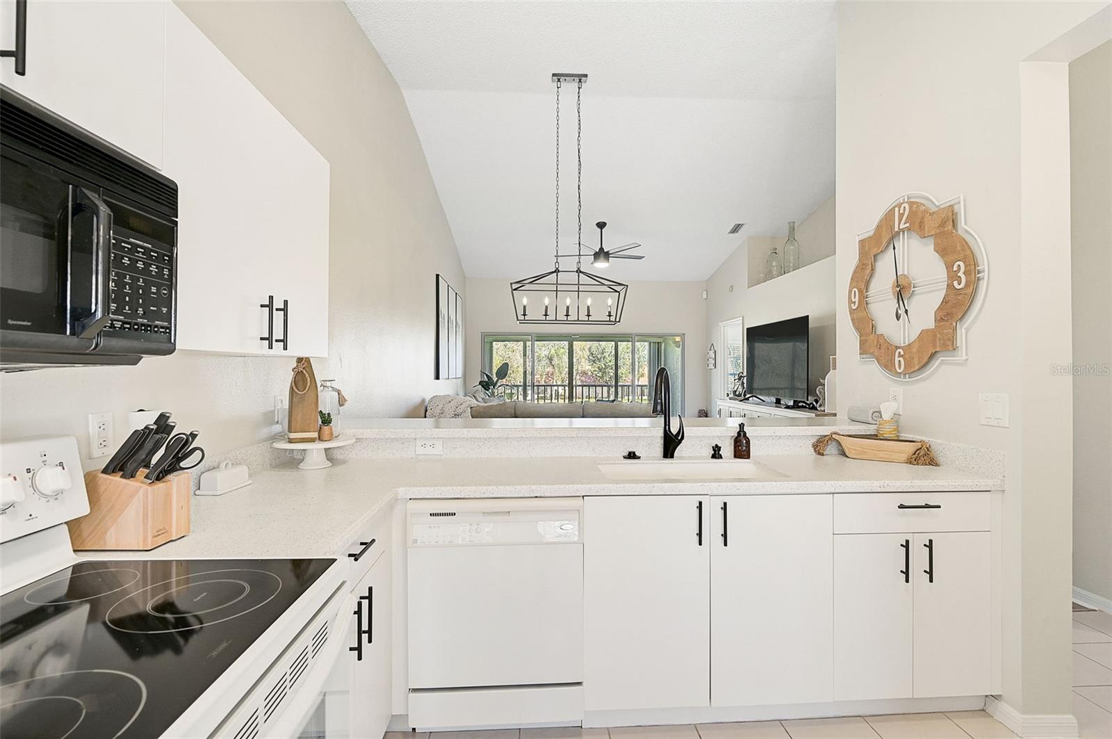 4206 CADDIE DR E #202, BRADENTON, FL, 34203