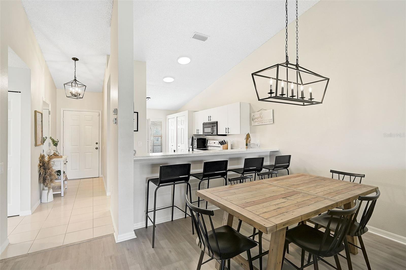 4206 CADDIE DR E #202, BRADENTON, FL, 34203
