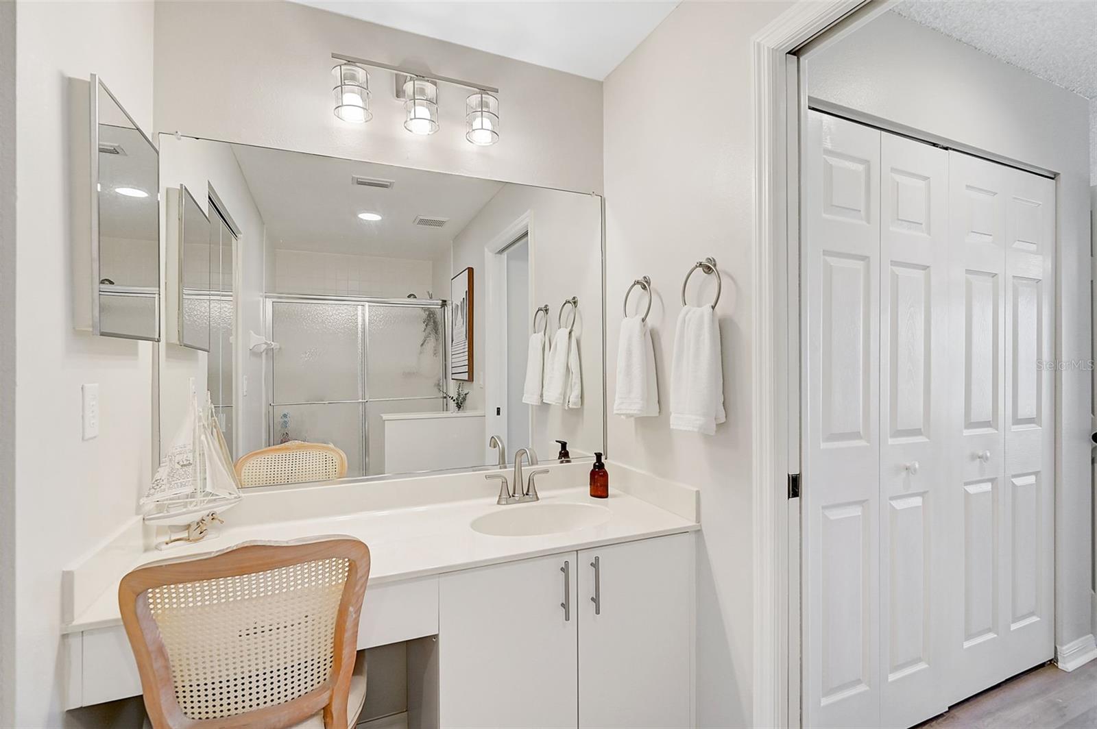 4206 CADDIE DR E #202, BRADENTON, FL, 34203