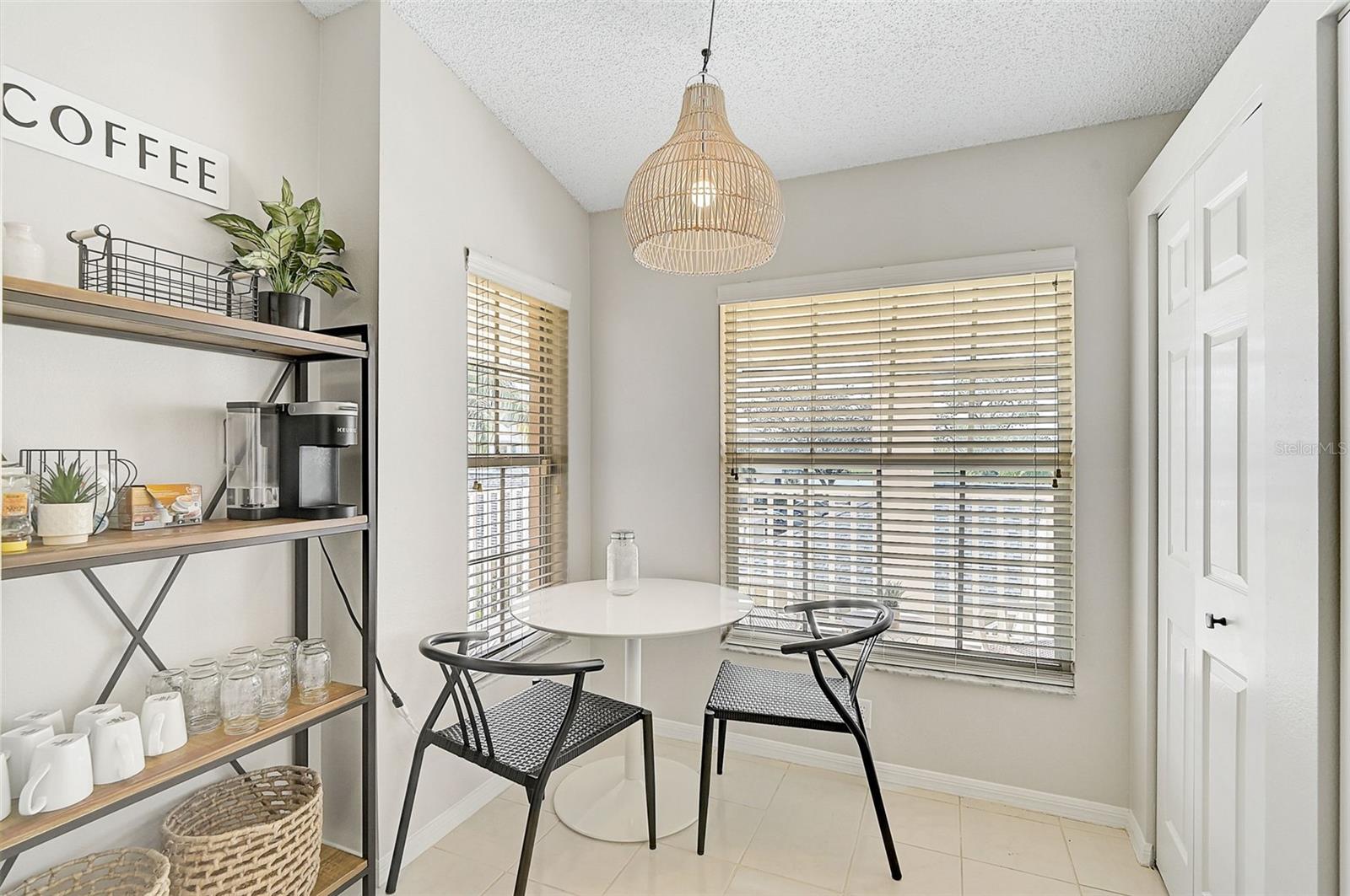 4206 CADDIE DR E #202, BRADENTON, FL, 34203