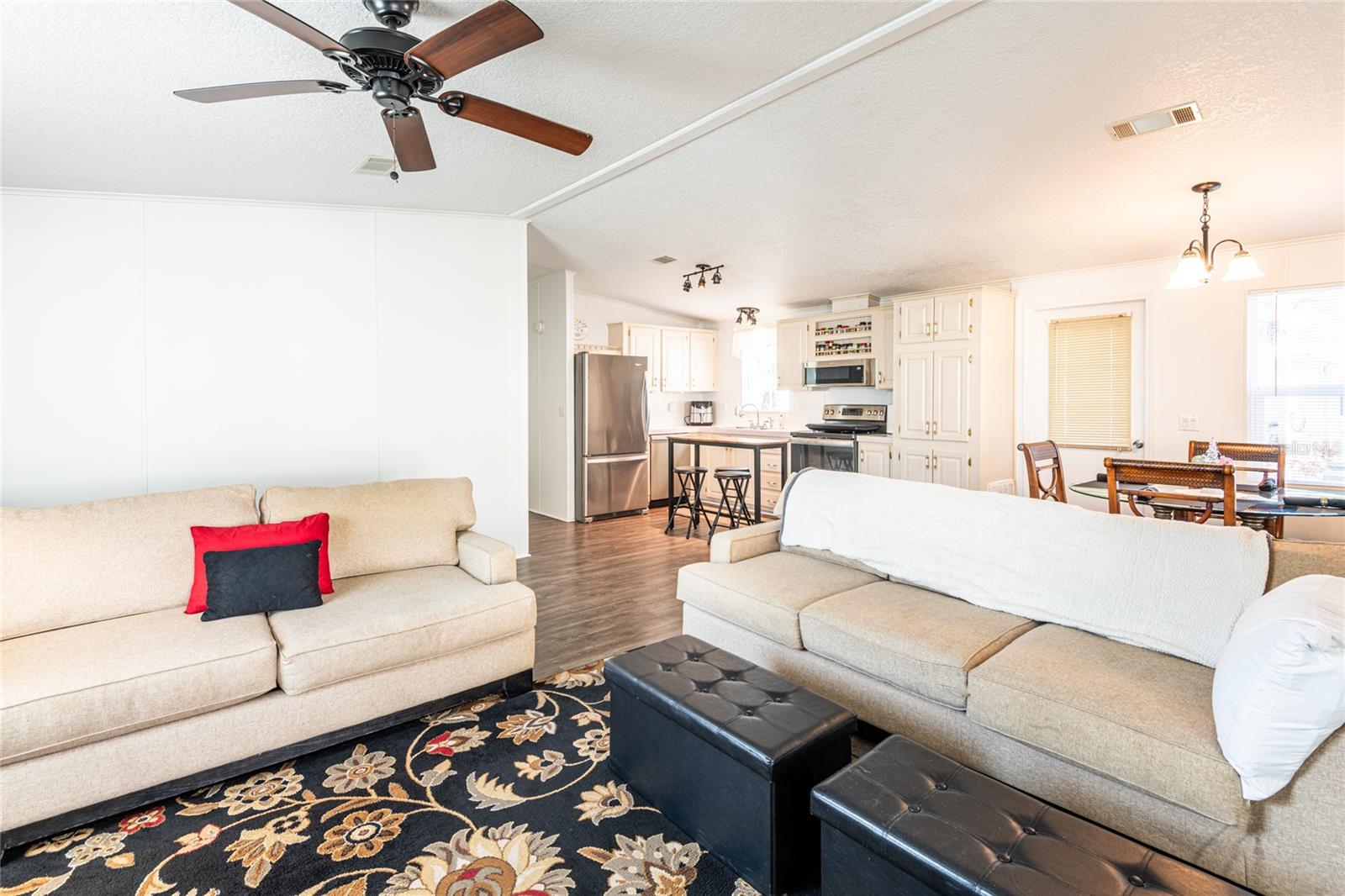2103 LAKE LINDA CIR, LUTZ, FL, 33558