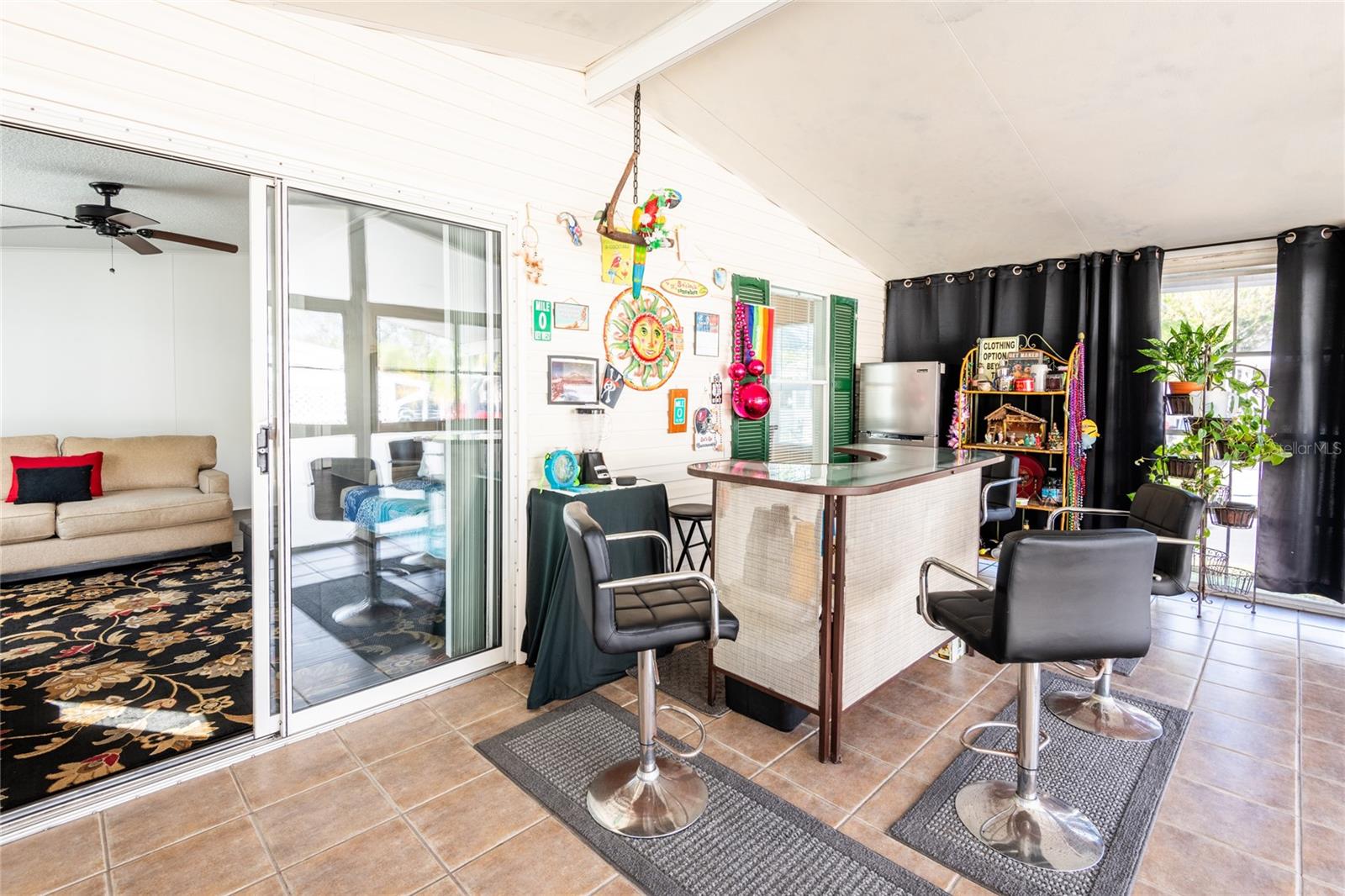 2103 LAKE LINDA CIR, LUTZ, FL, 33558