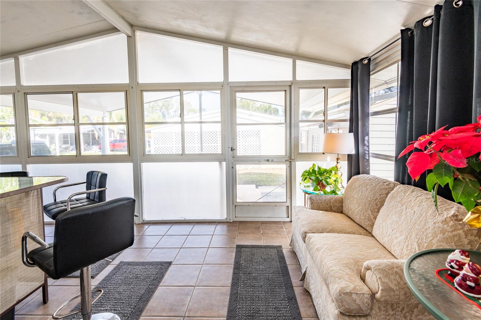 2103 LAKE LINDA CIR, LUTZ, FL, 33558