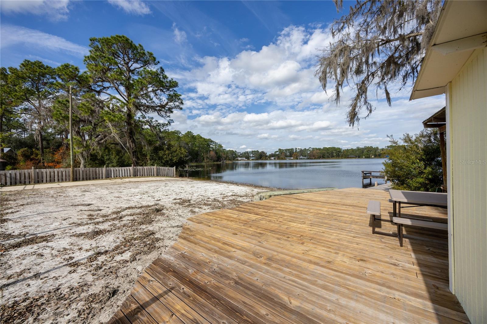 221 RILEY LAKE DR, HAWTHORNE, FL, 32640