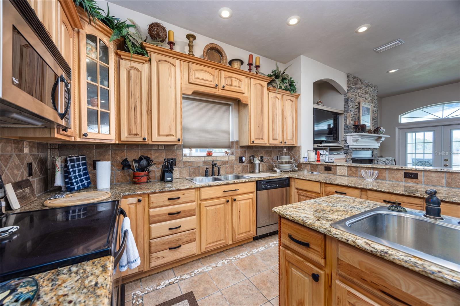 221 RILEY LAKE DR, HAWTHORNE, FL, 32640