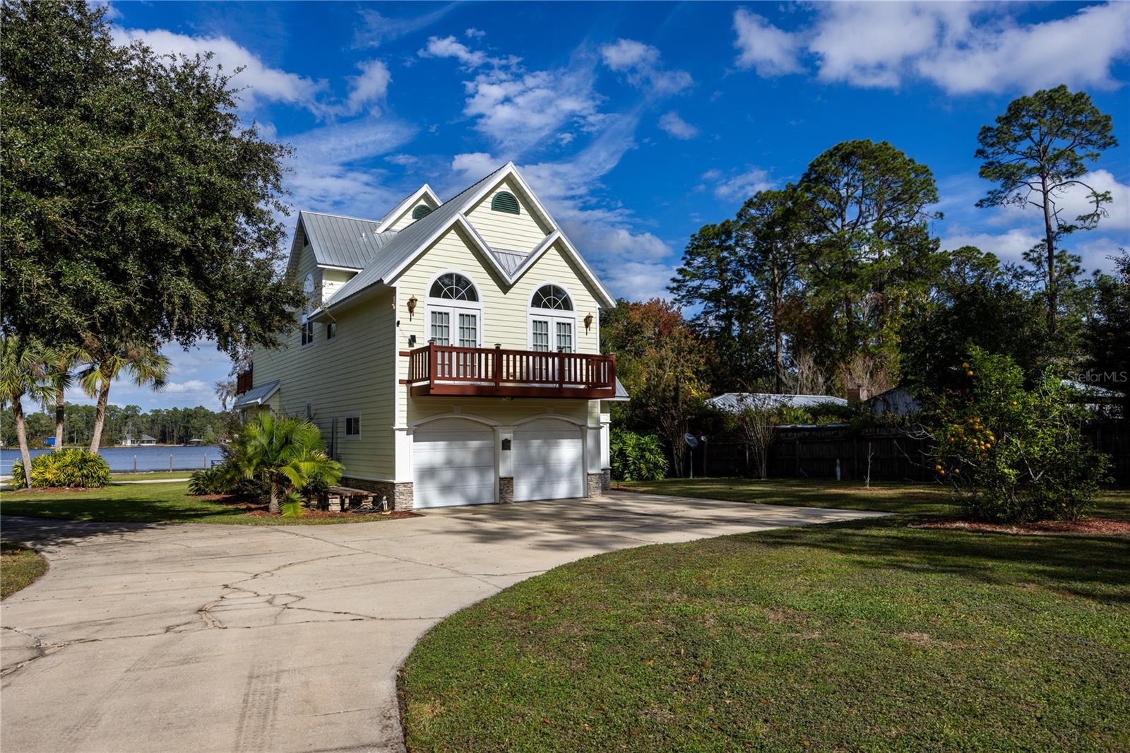 221 RILEY LAKE DR, HAWTHORNE, FL, 32640