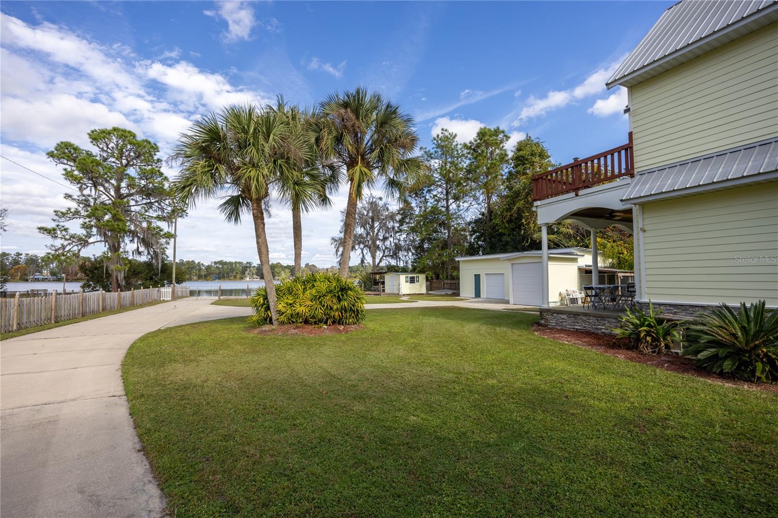 221 RILEY LAKE DR, HAWTHORNE, FL, 32640