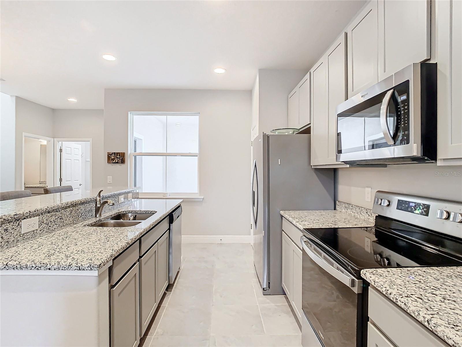 8512 MAGNIFICENT LN, GROVELAND, FL, 34736