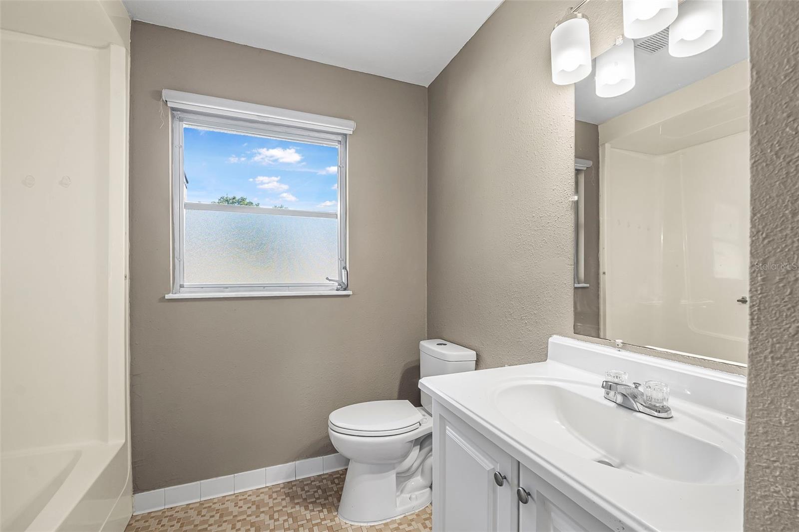 2318 FAIRGREN AVE, DELTONA, FL, 32738