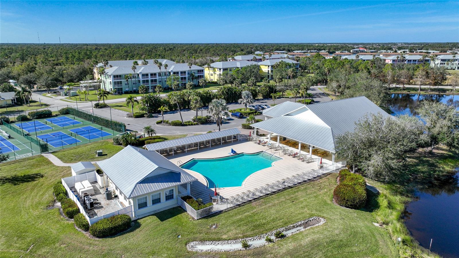 2121 HERON LAKE DR #203, PUNTA GORDA, FL, 33983