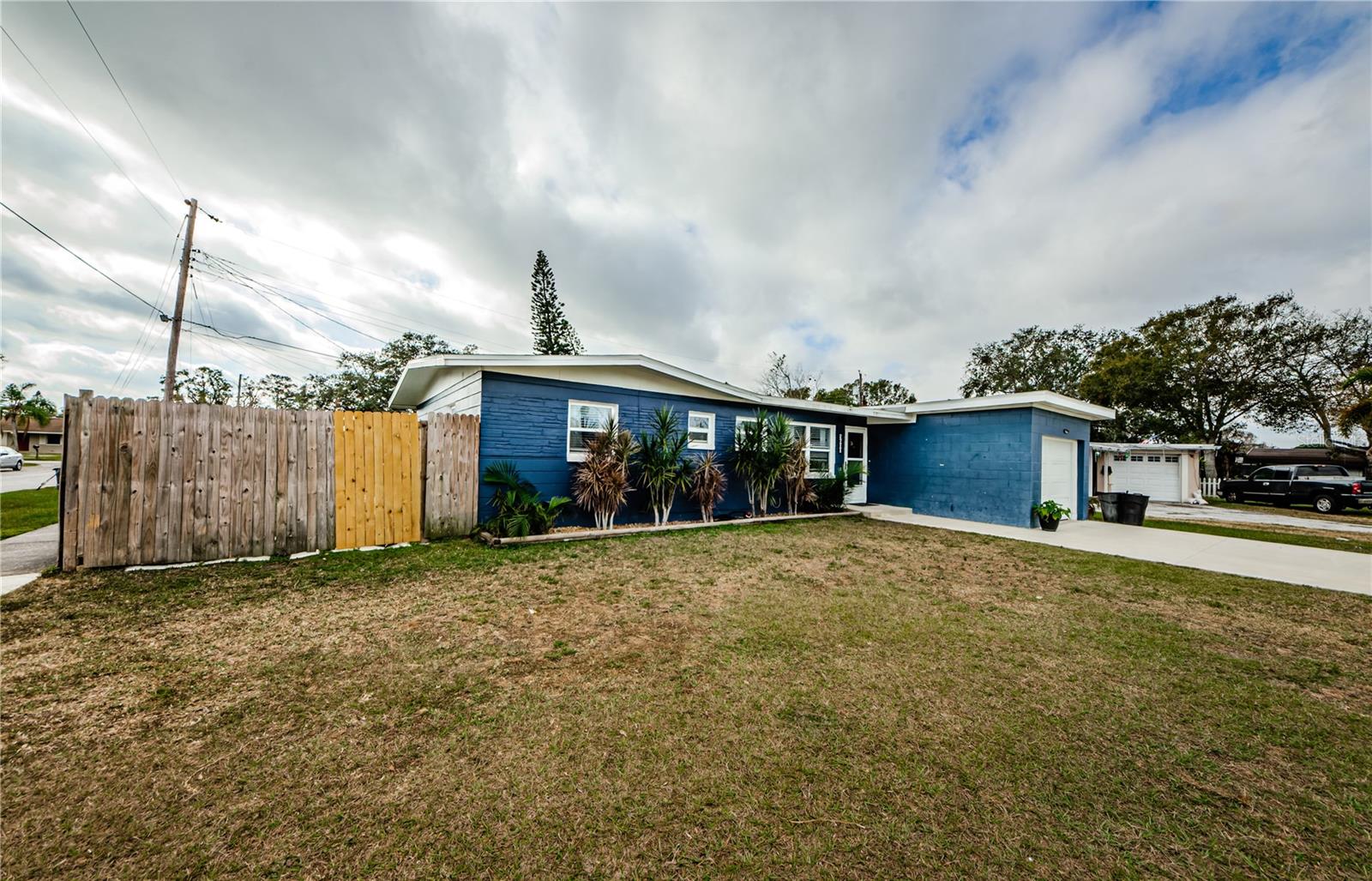 5600 91ST AVE N, PINELLAS PARK, FL, 33782