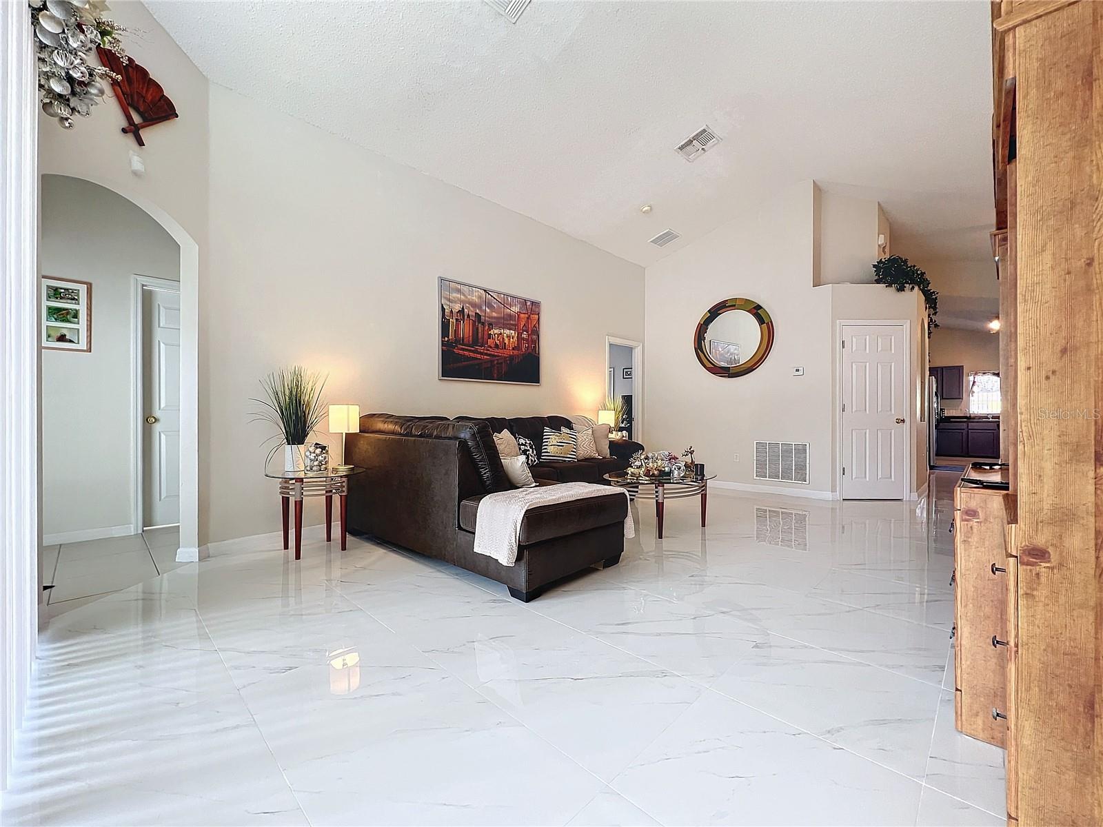 204 FOX LOOP, DAVENPORT, FL, 33837