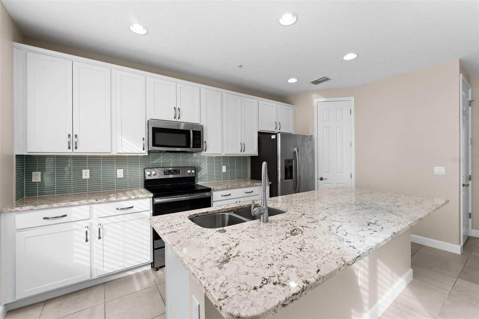 1330 BOLTON PL N, LAKE MARY, FL, 32746