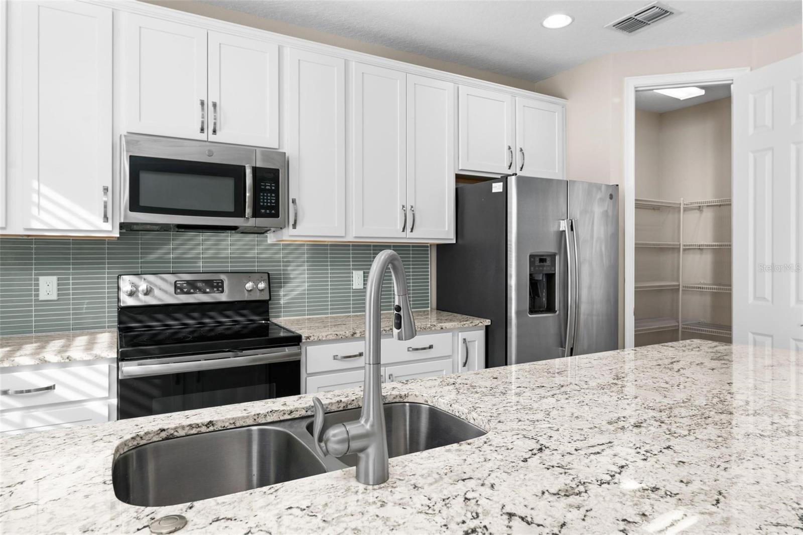 1330 BOLTON PL N, LAKE MARY, FL, 32746