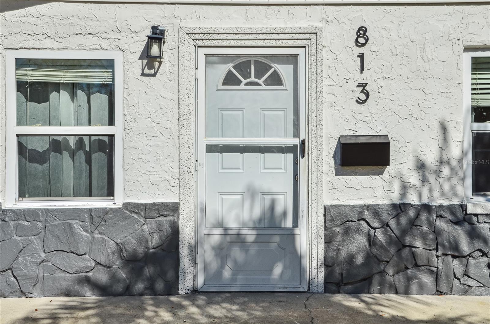 813 89TH AVE N, ST PETERSBURG, FL, 33702