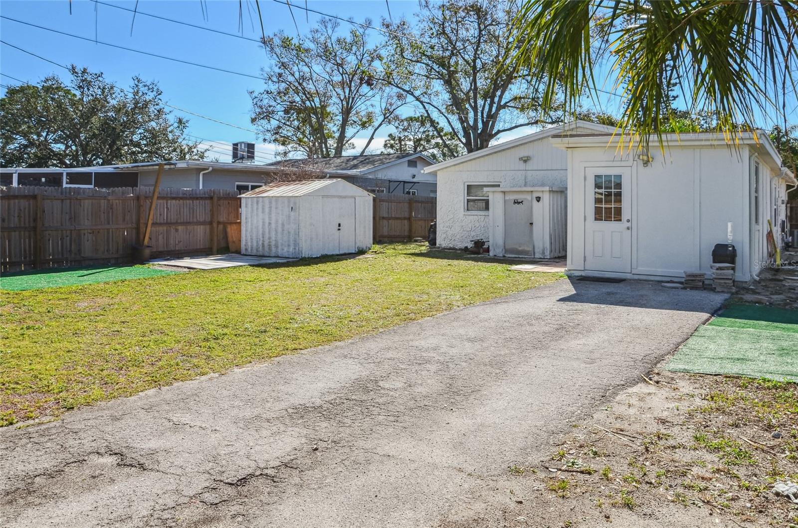 813 89TH AVE N, ST PETERSBURG, FL, 33702